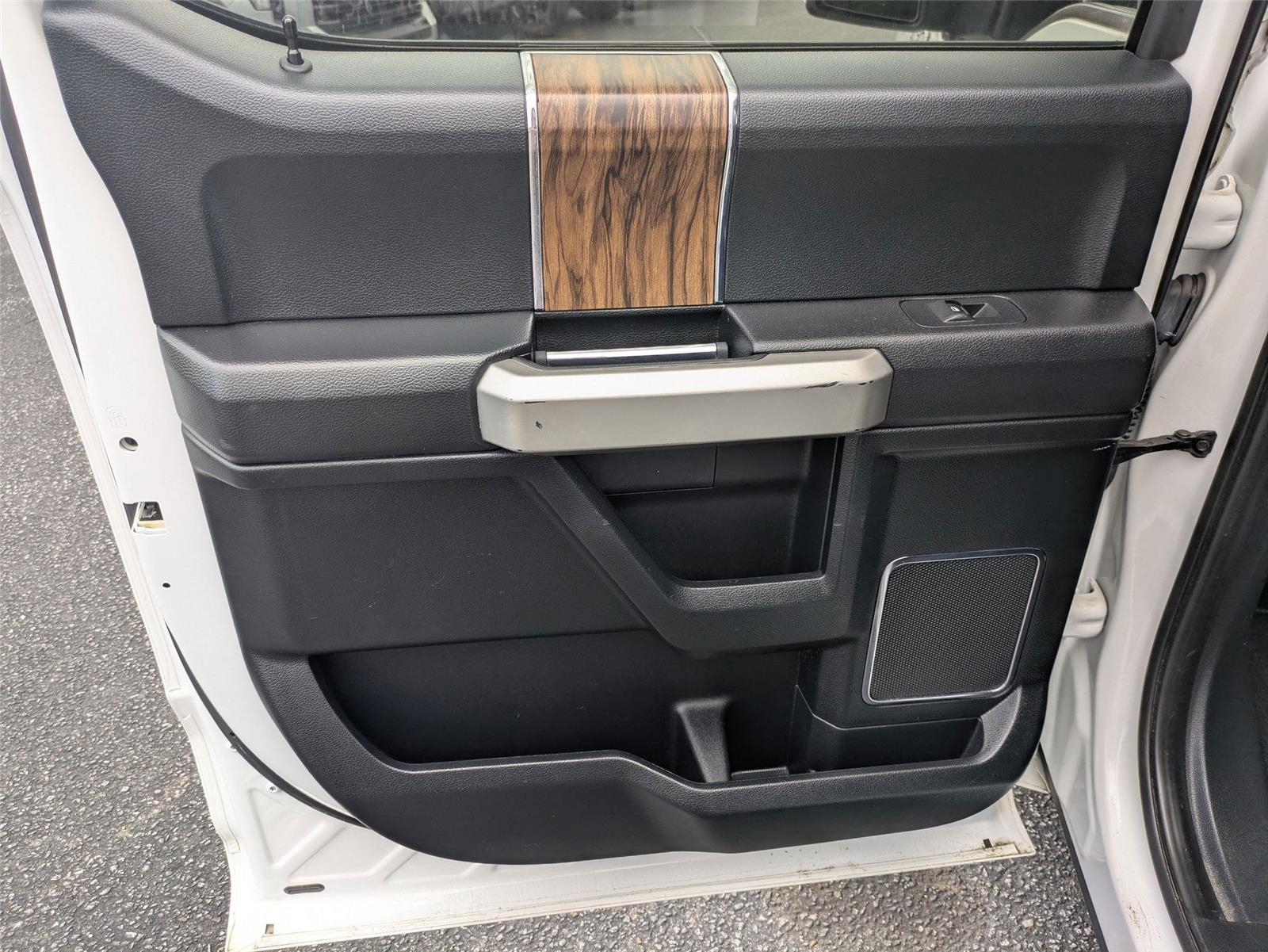 2019 Ford F-150 Lariat photo 23