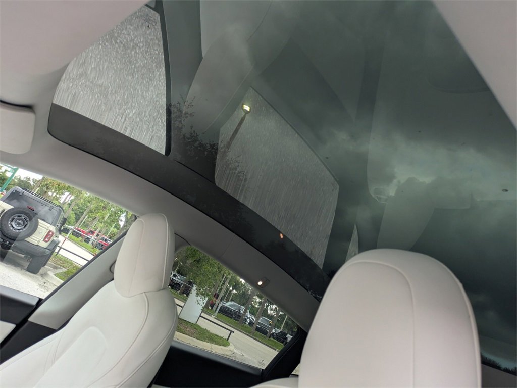 2021 Tesla Model Y Long Range photo 11