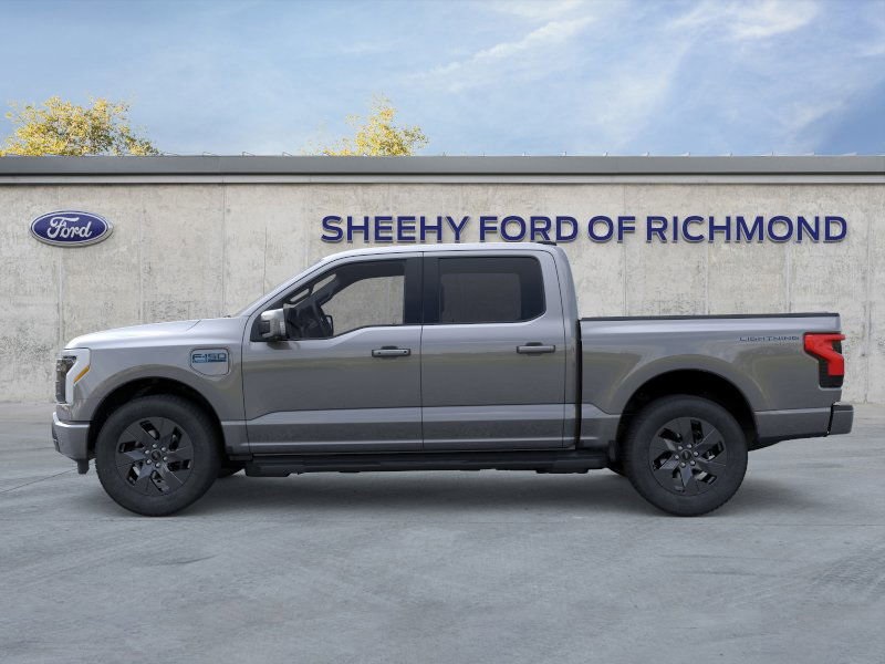 2025 Ford F-150 Lightning Lariat photo 2