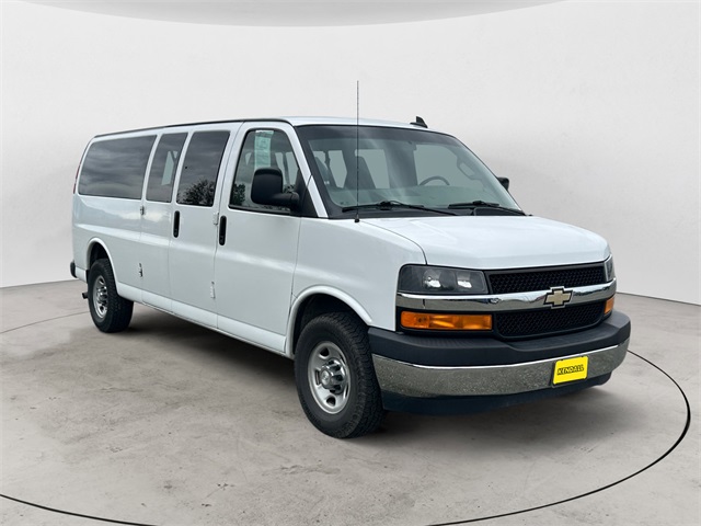 2017 Chevrolet Express 3500 LT photo 7