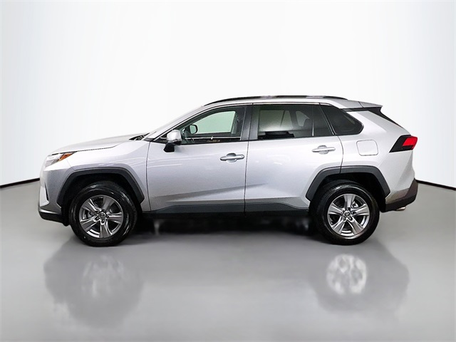 2024 Toyota RAV4 XLE photo 5