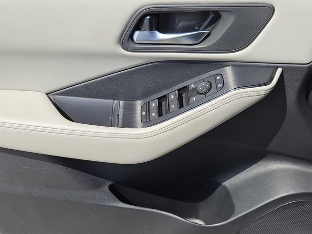 2024 Nissan Rogue SV photo 14
