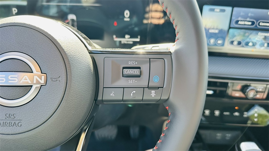 2026 Nissan Kicks SR photo 17