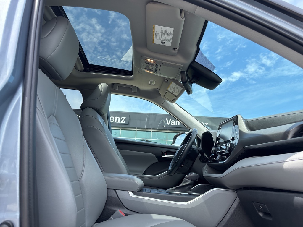 2021 Toyota Highlander XLE photo 39