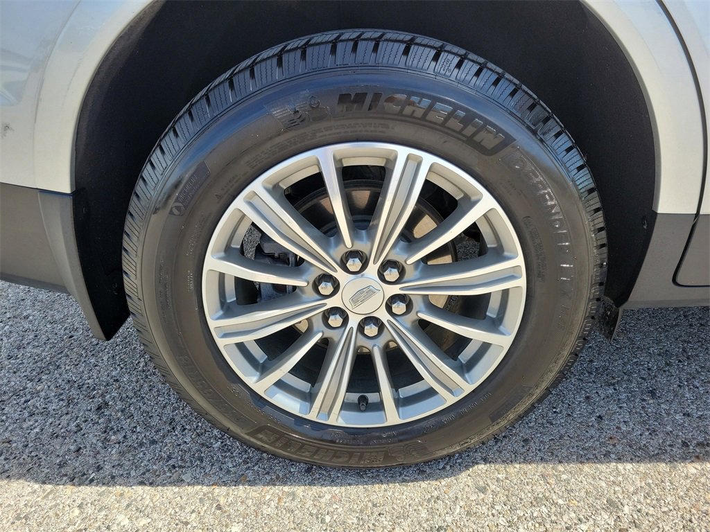 2017 Cadillac XT5 Luxury photo 3