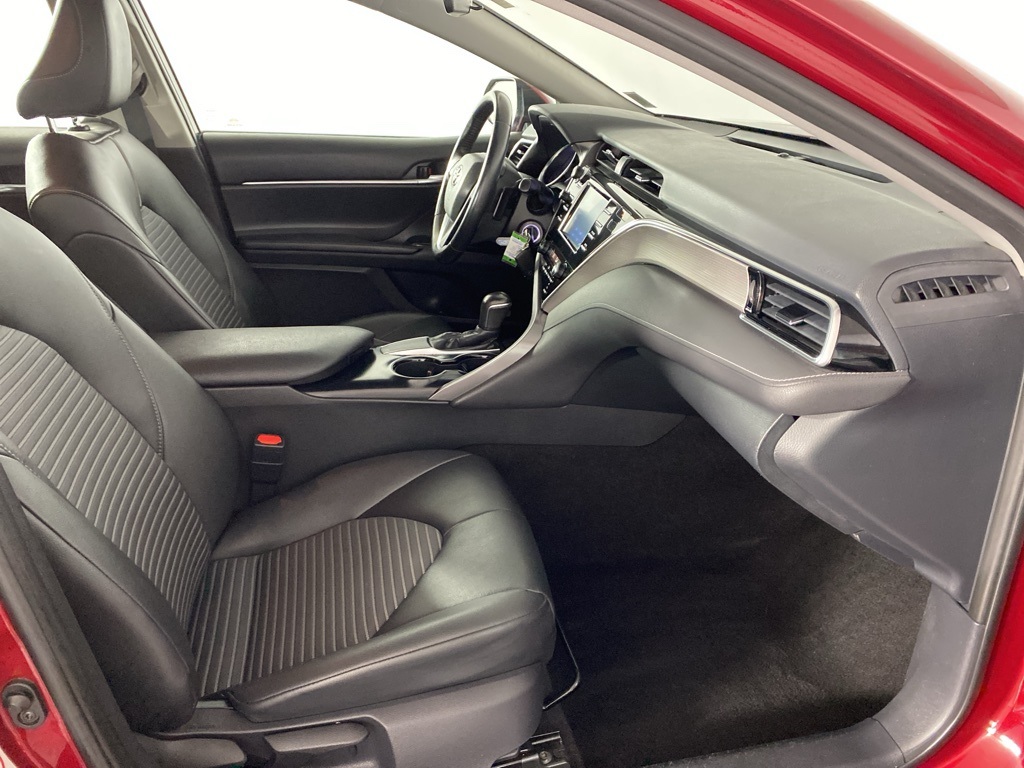 2018 Toyota Camry SE photo 30