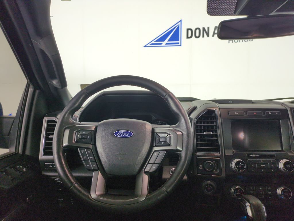 2020 Ford F-150 Lariat photo 12