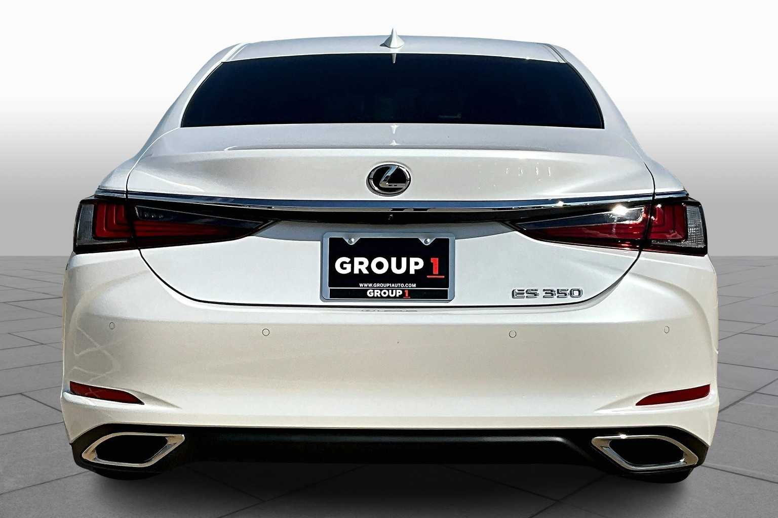2025 Lexus ES 350 photo 4