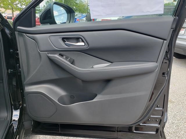 2025 Nissan Rogue SV photo 19