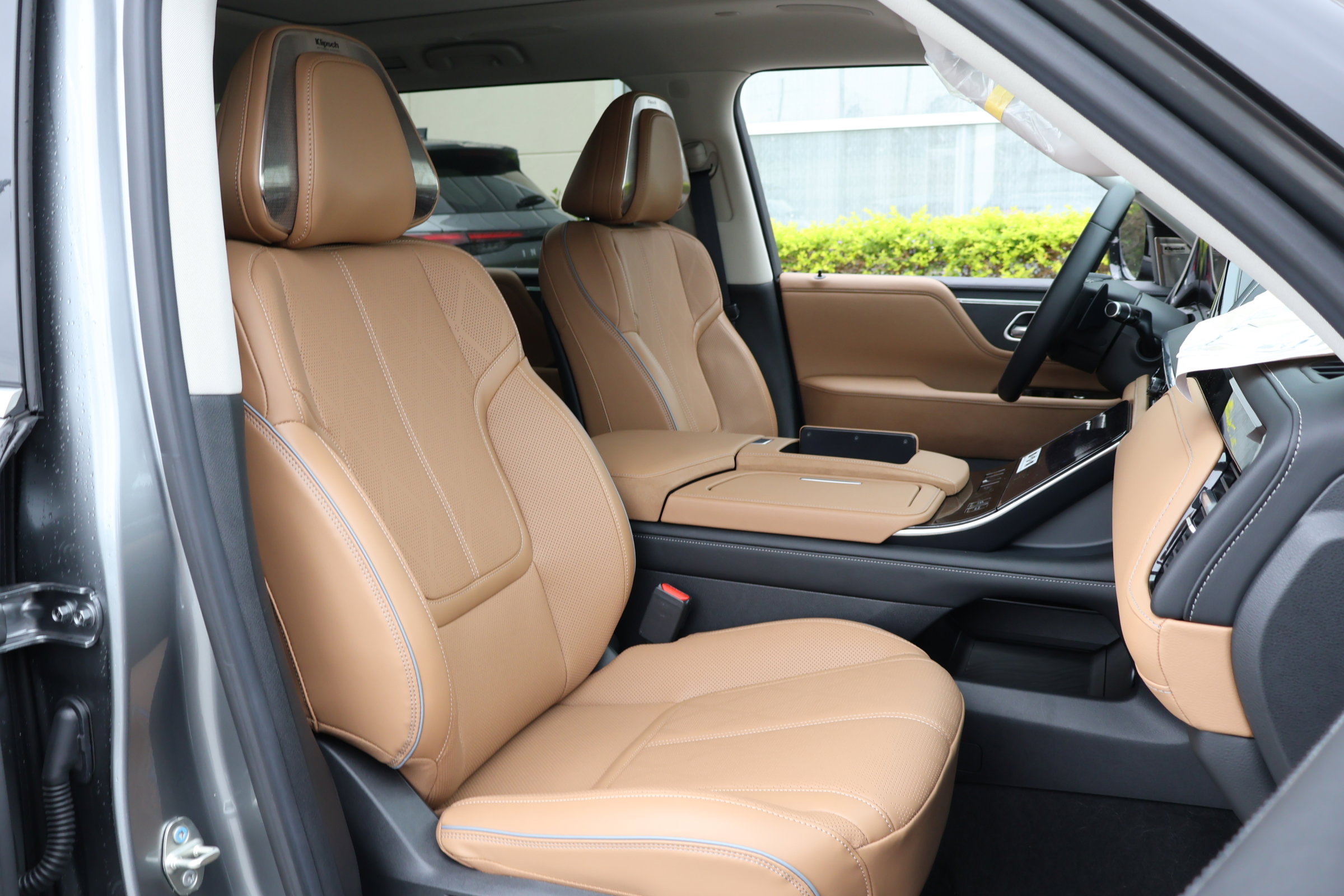 2025 Infiniti QX80 Sensory photo 21