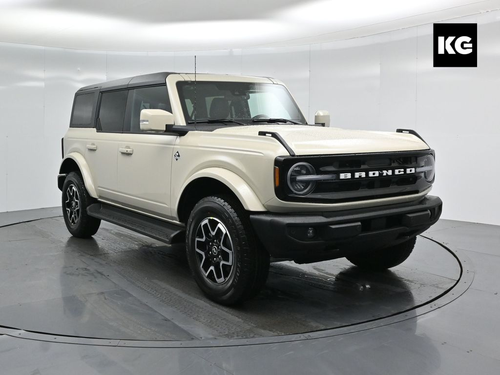 2025 Ford Bronco 4-Door Outer Banks's photo