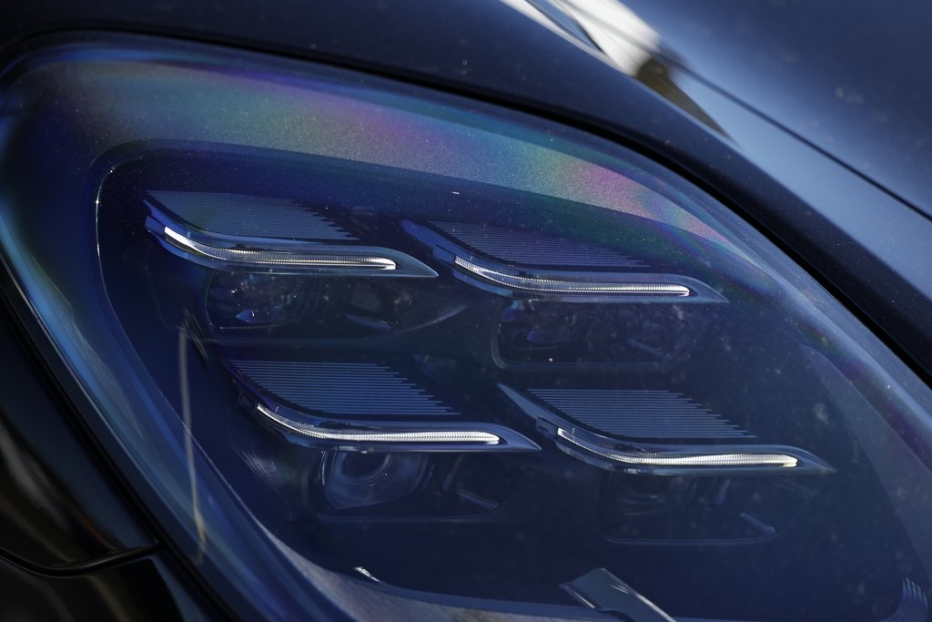 2025 Porsche Panamera 4 photo 17