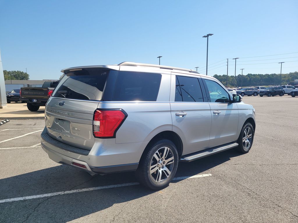 2022 Ford Expedition XLT photo 3