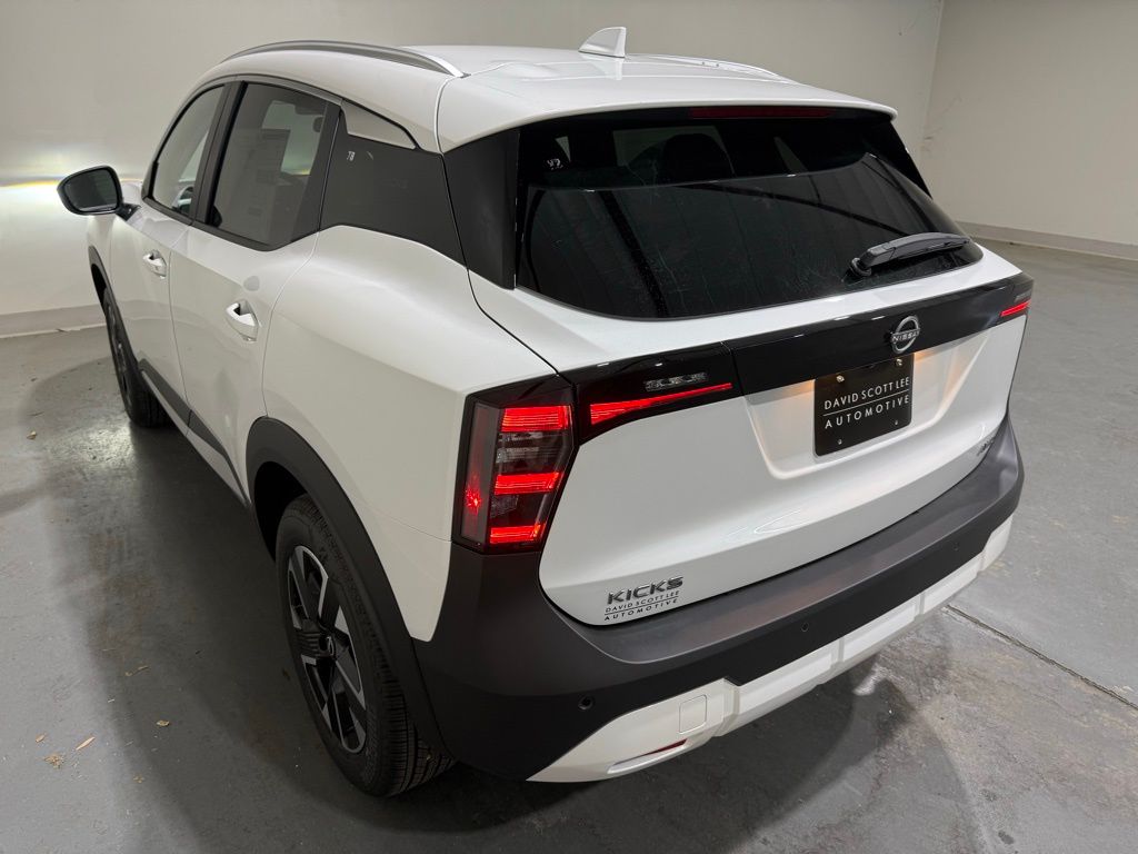 2025 Nissan Kicks SV photo 3