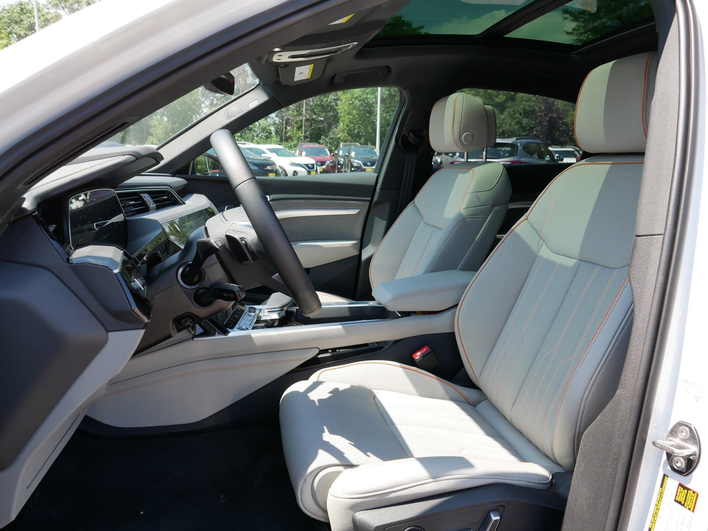 2024 Audi Q8 E-tron line Prestige photo 32