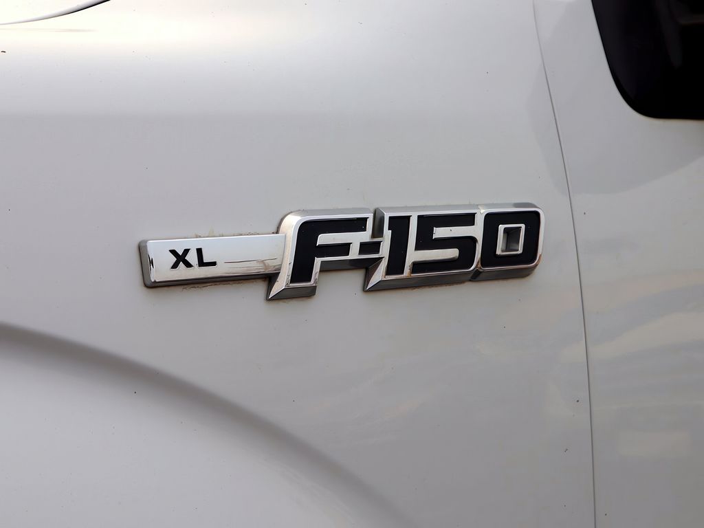 2010 Ford F-150 XL photo 9