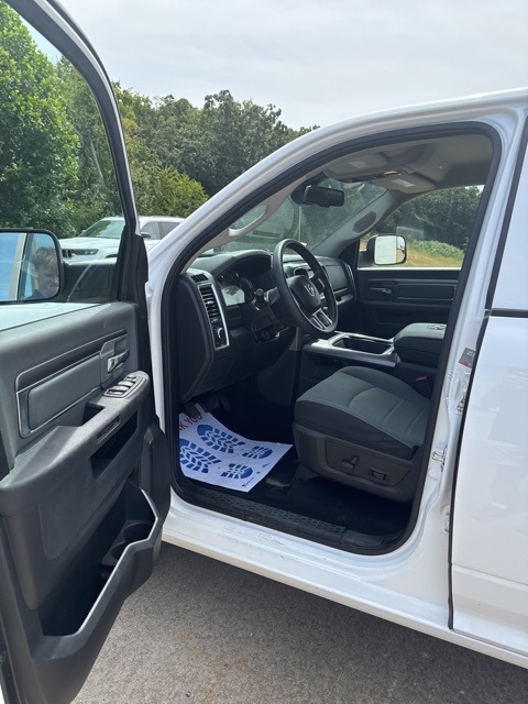 2023 Ram 1500 Classic SLT photo 5
