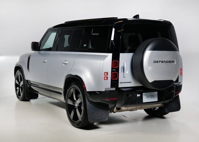 2024 Land Rover Defender 110 X-Dynamic SE photo 23