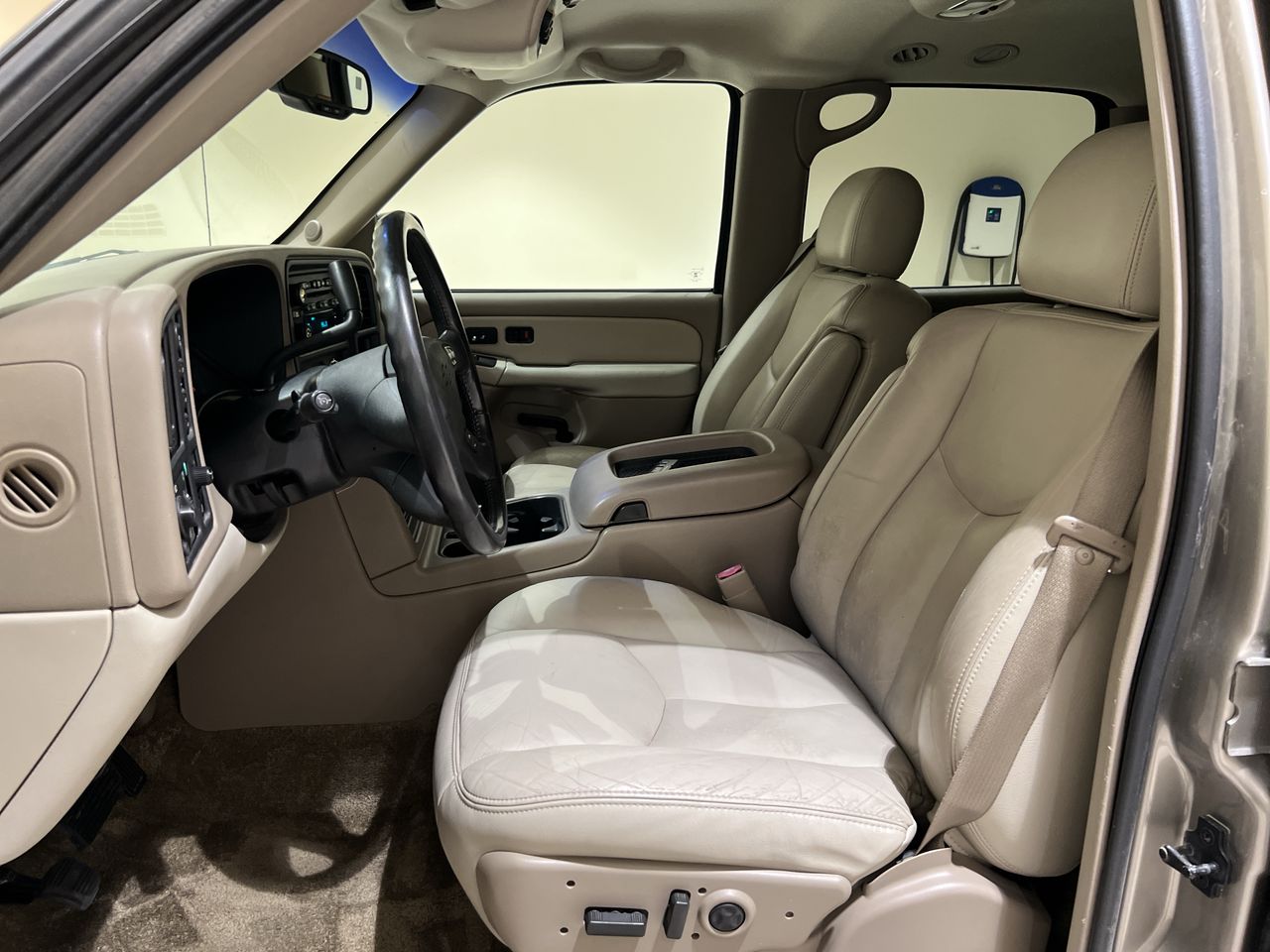 2003 Chevrolet Suburban Z71 photo 48