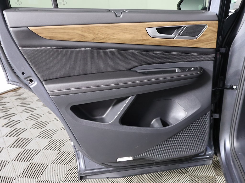 2024 Volkswagen Atlas SE Technology photo 22