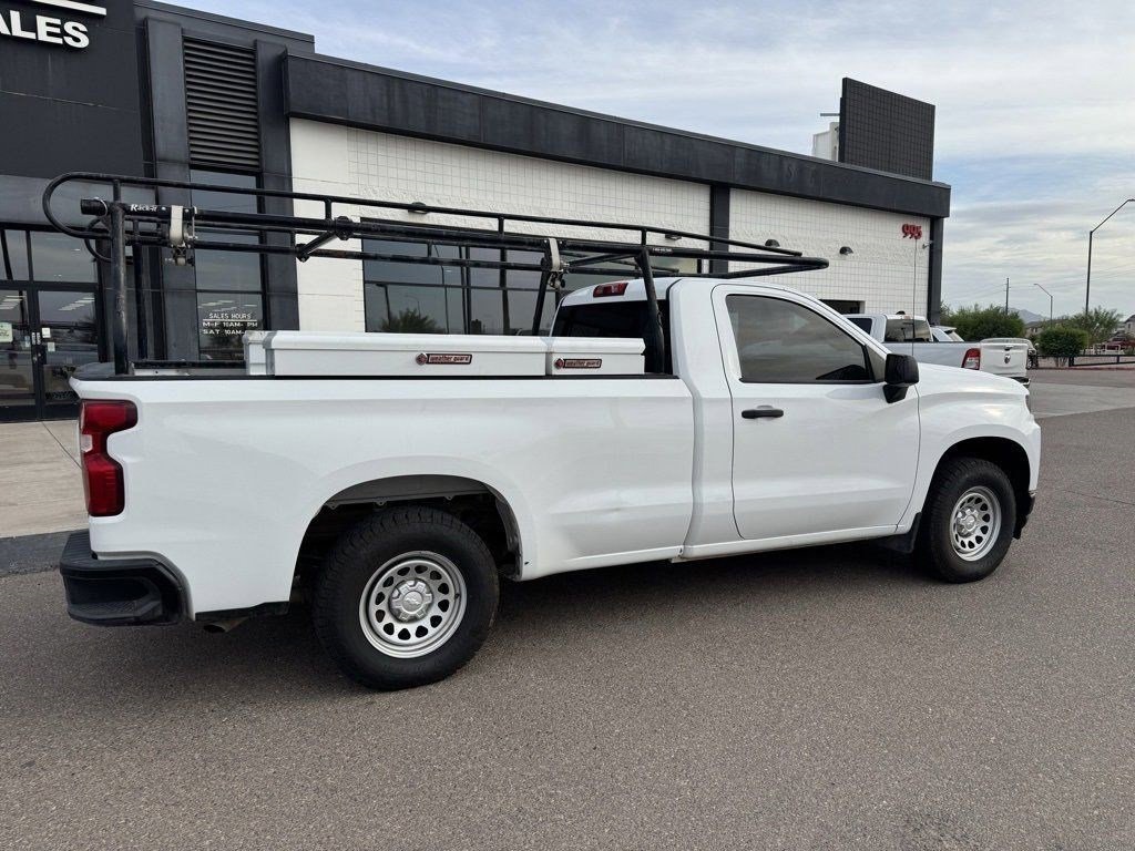 2021 Chevrolet Silverado 1500 photo 2