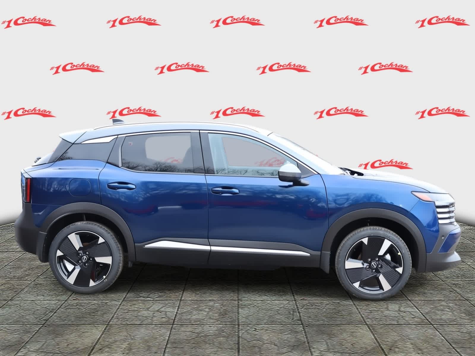 2025 Nissan Kicks SR photo 2
