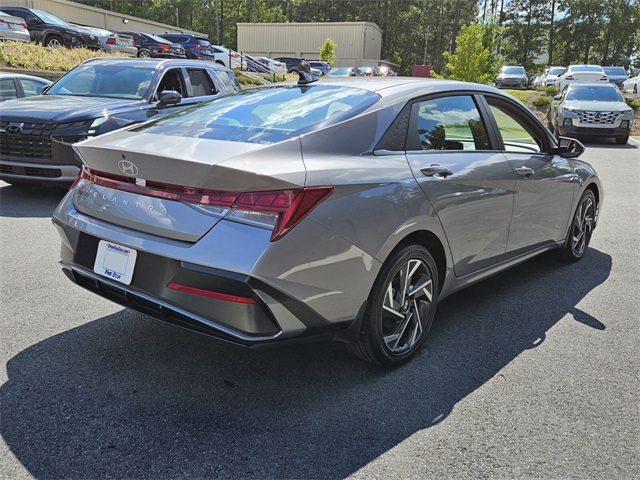 2025 Hyundai Elantra SEL Convenience photo 12