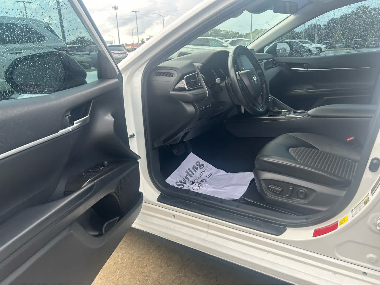 2023 Toyota Camry SE photo 8