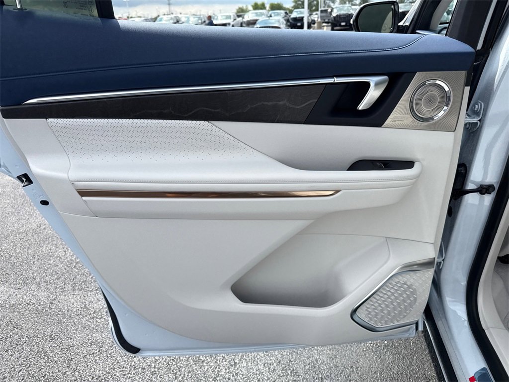 2026 Buick Enclave Avenir photo 31