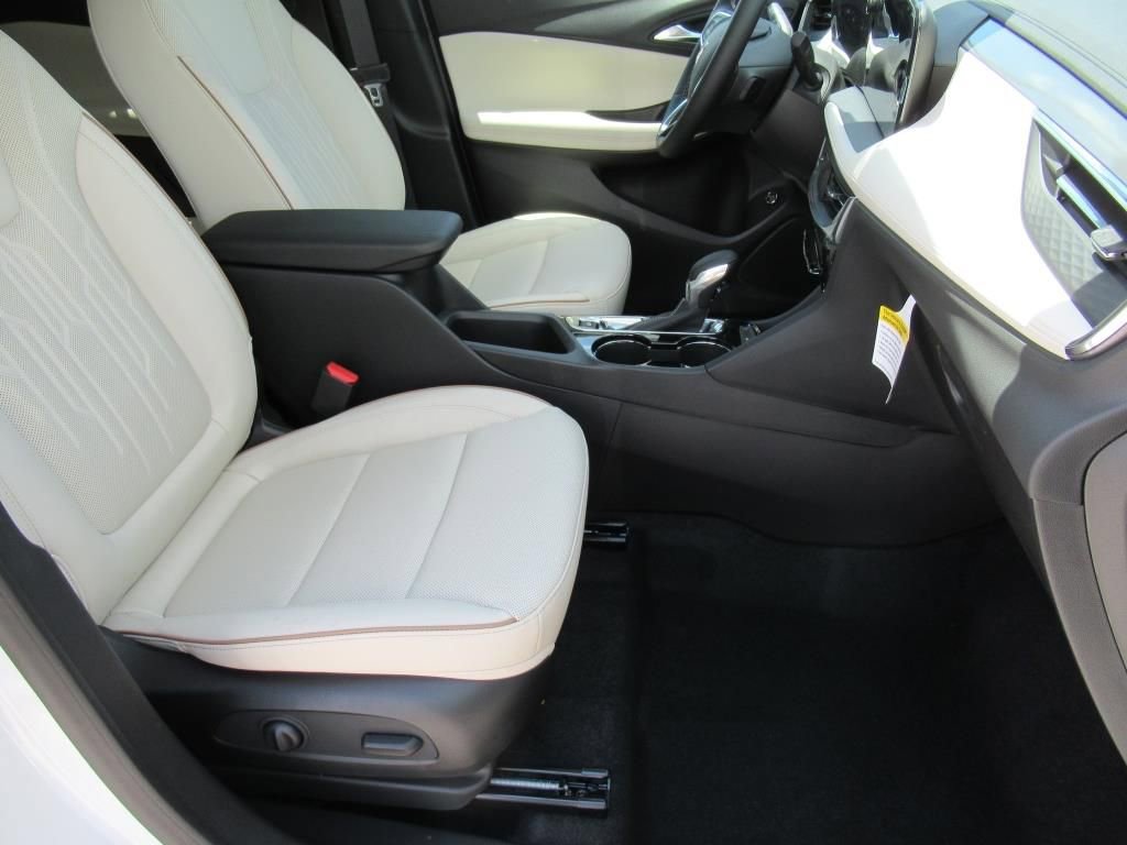 2026 Buick Encore GX Avenir photo 9