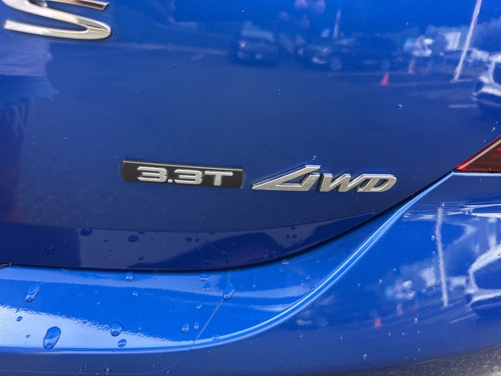 2022 Genesis G70 3.3T photo 12