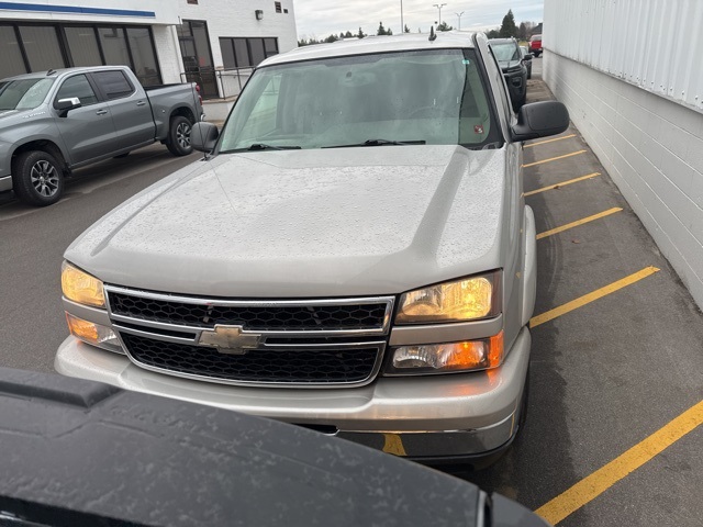 2007 Chevrolet Silverado 1500 LT photo 2