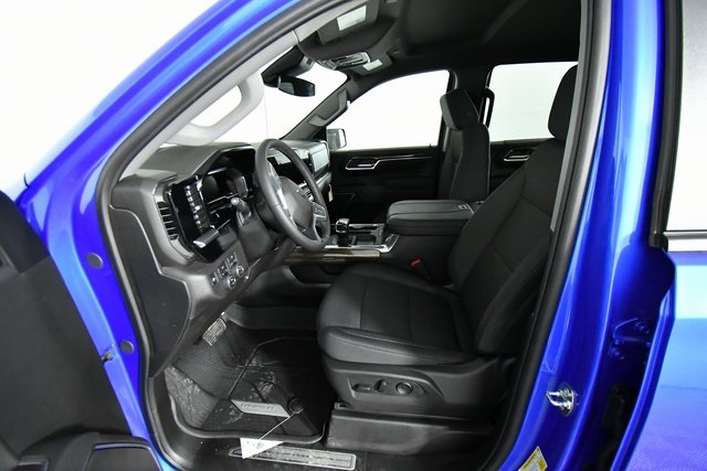 2025 Chevrolet Silverado 1500 RST photo 4