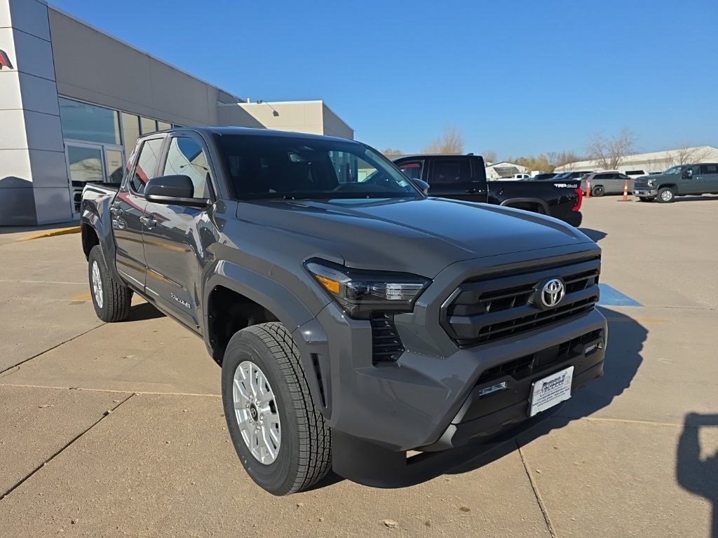 2025 Toyota Tacoma photo 3