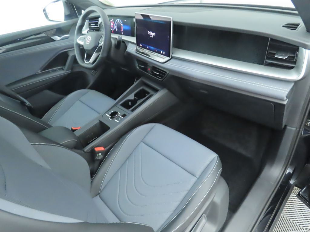 2025 Volkswagen Tiguan SE R-Line Black photo 16