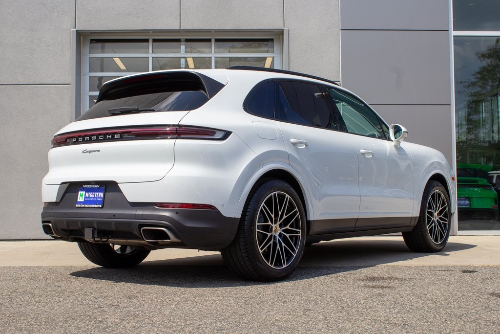 2025 Porsche Cayenne Base photo 7