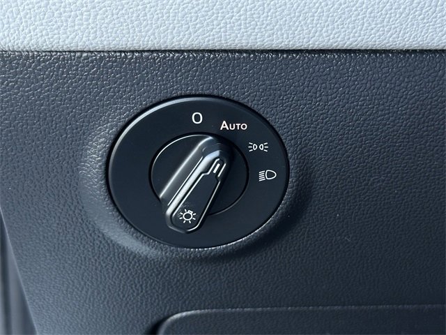 2022 Volkswagen Taos SE photo 17