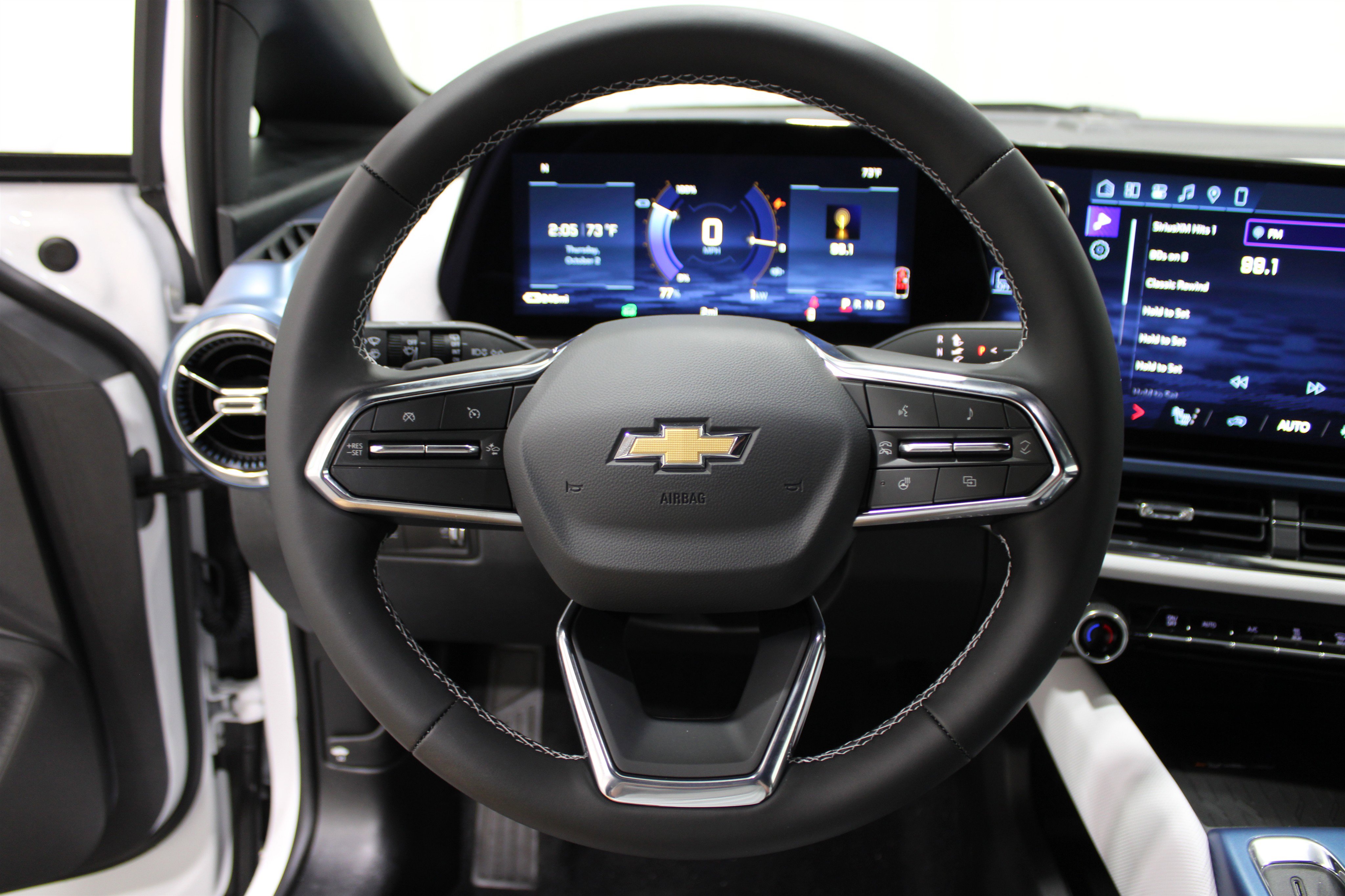 2026 Chevrolet Equinox EV LT photo 10