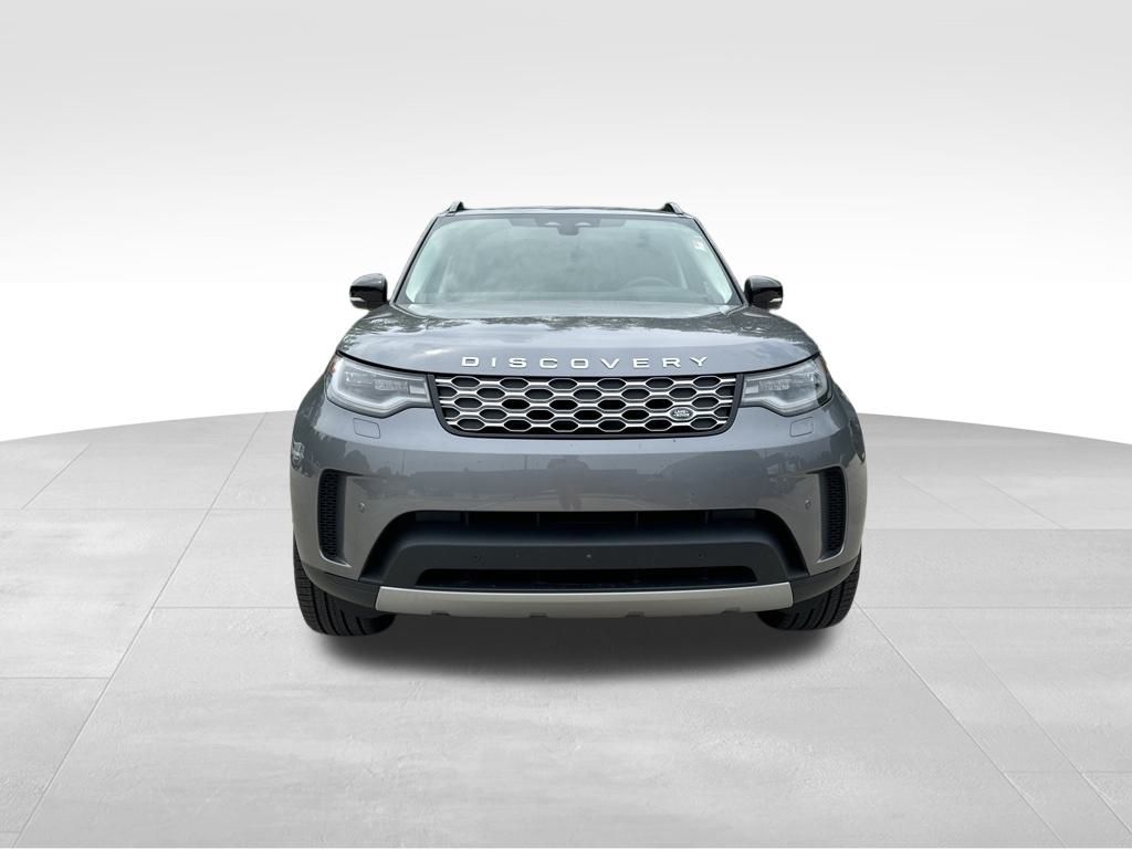2024 Land Rover Discovery S photo 3
