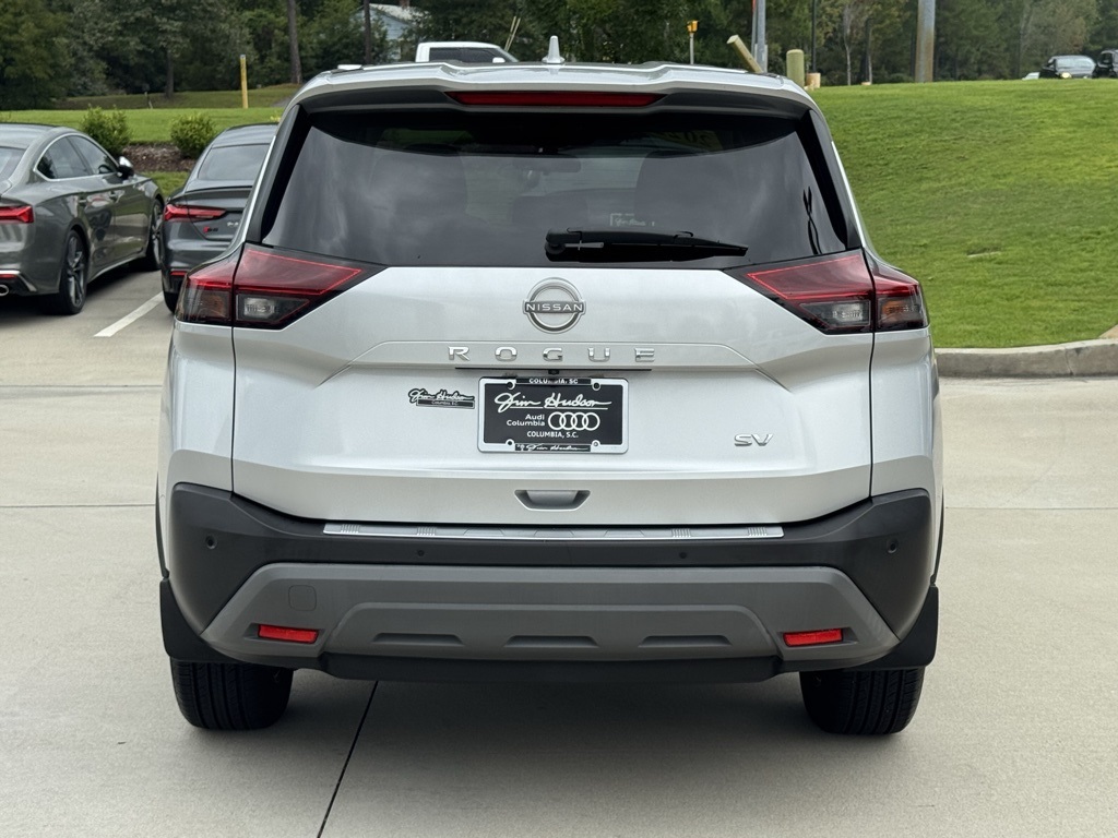 2022 Nissan Rogue SV photo 5