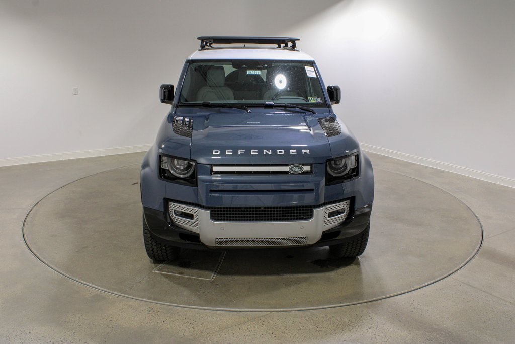 2025 Land Rover Defender 110 S photo 8