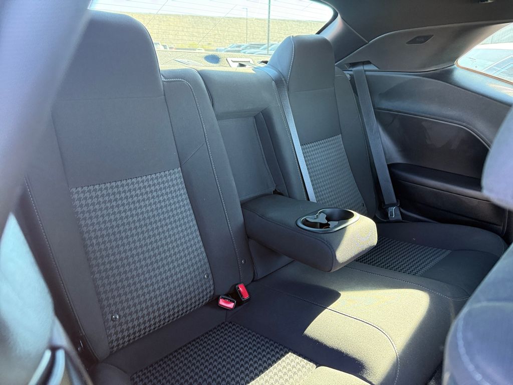 2018 Dodge Challenger R/T photo 17