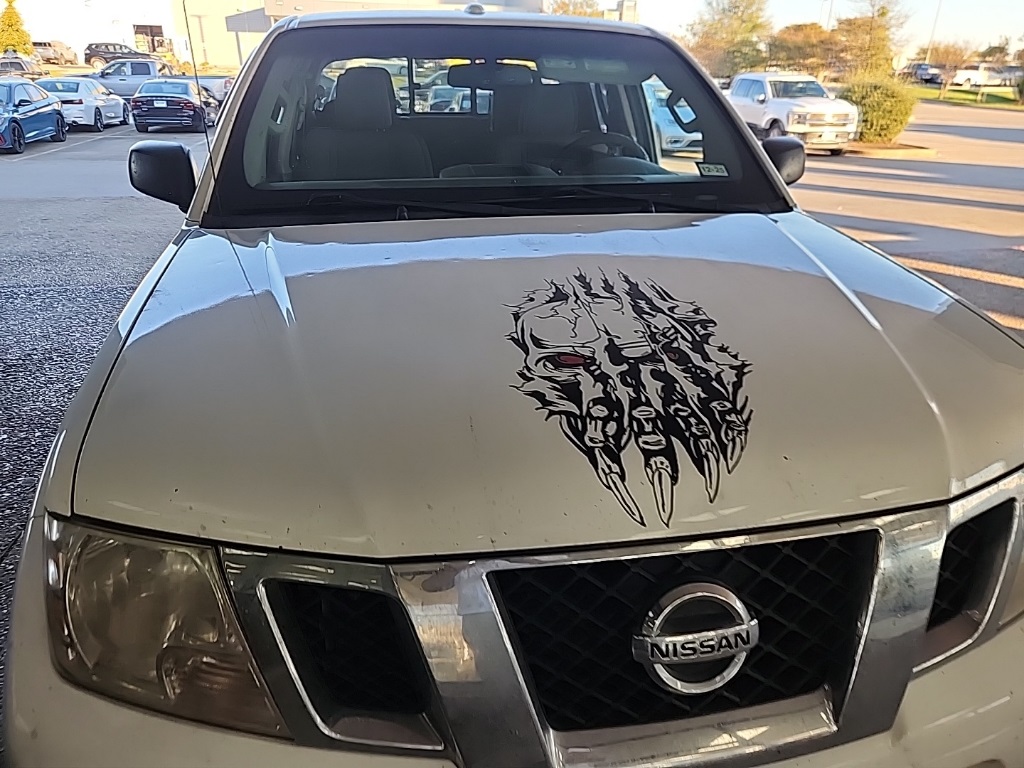 2014 Nissan Frontier SV photo 3