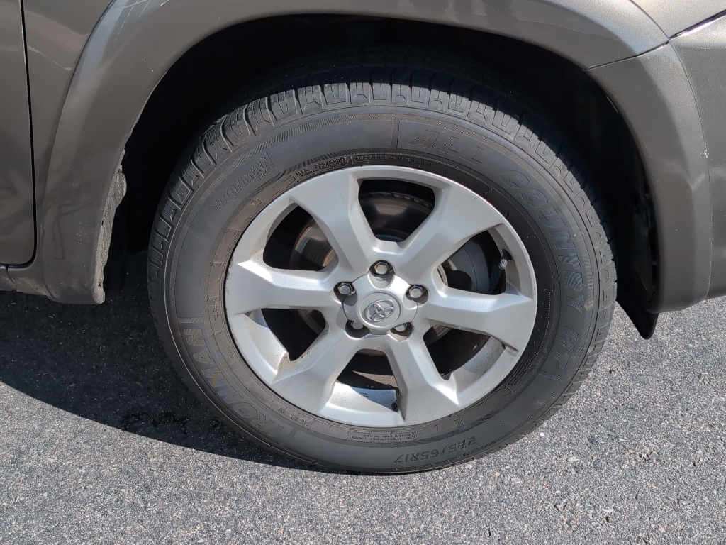2010 Toyota RAV4 Limited photo 34