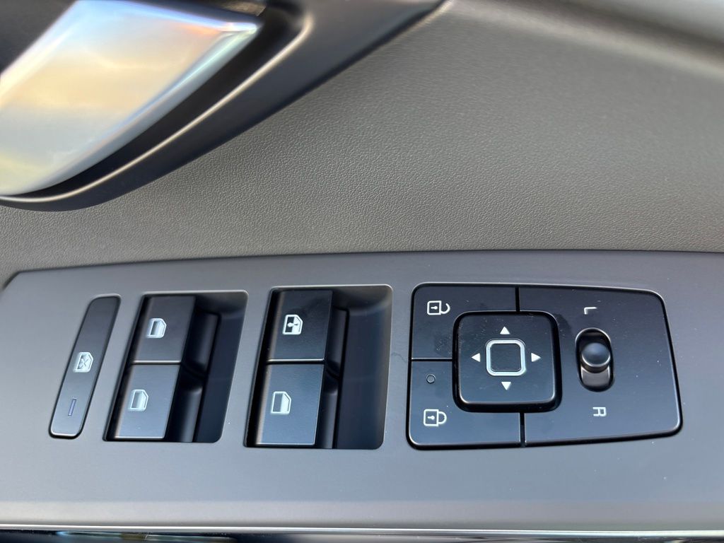 2025 Kia Niro EX photo 13