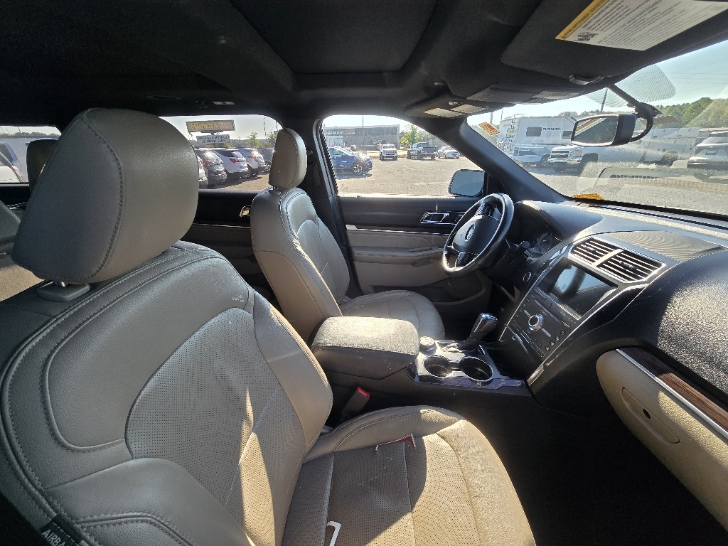 2019 Ford Explorer Limited photo 9