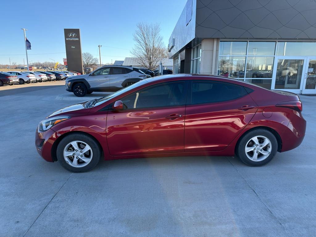 Used 2015 Hyundai Elantra SE with VIN 5NPDH4AE6FH634680 for sale in Manhattan, KS