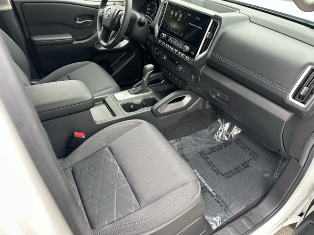 2025 Nissan Frontier Crew Cab SV photo 27