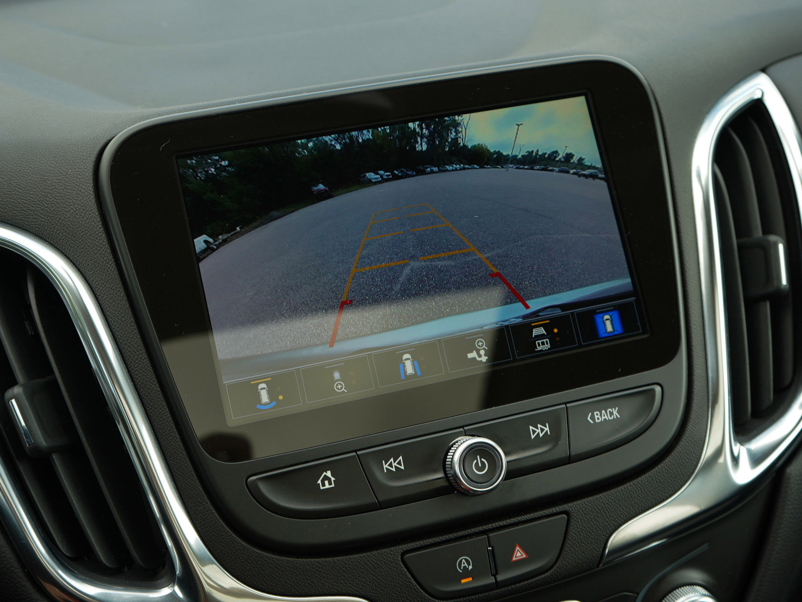 2024 Chevrolet Equinox LT photo 25