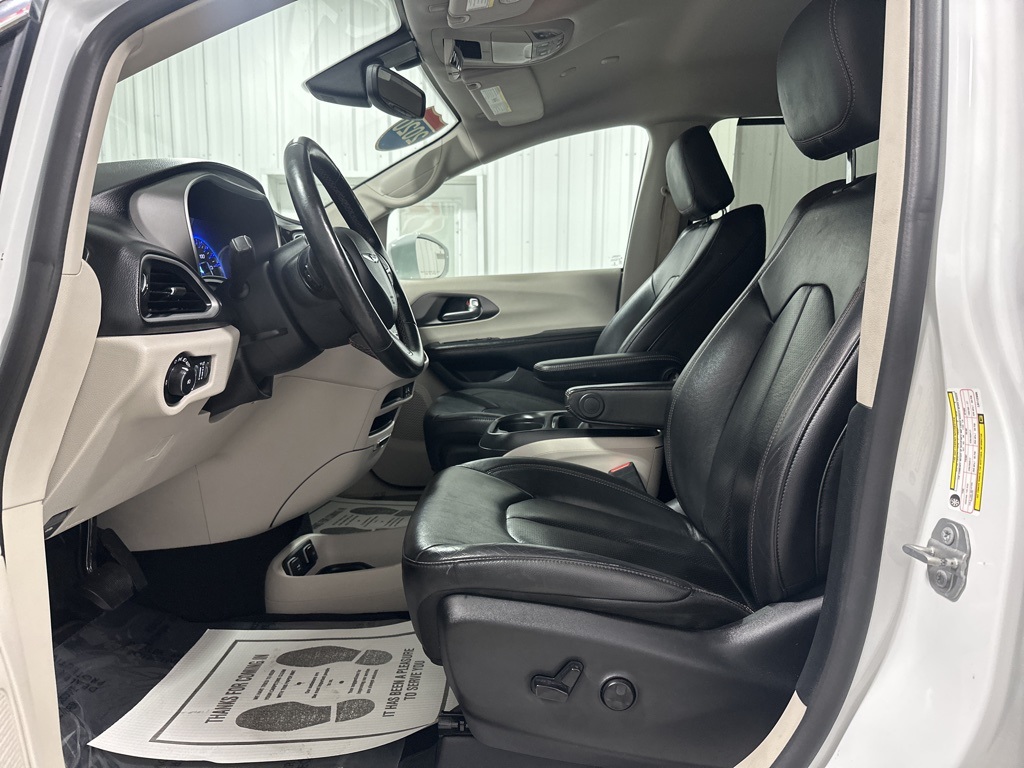PreOwned 2020 Chrysler Pacifica Touring L 4D Passenger Van in